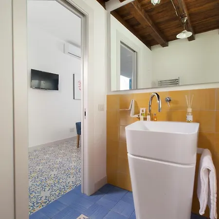 Appartamento Vivaldo Fuoro Partenope - Boutique In The Heart Of *