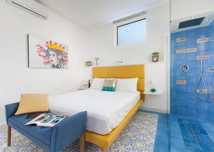 Апартаменты Vivaldo Fuoro Partenope - Boutique In The Heart Of